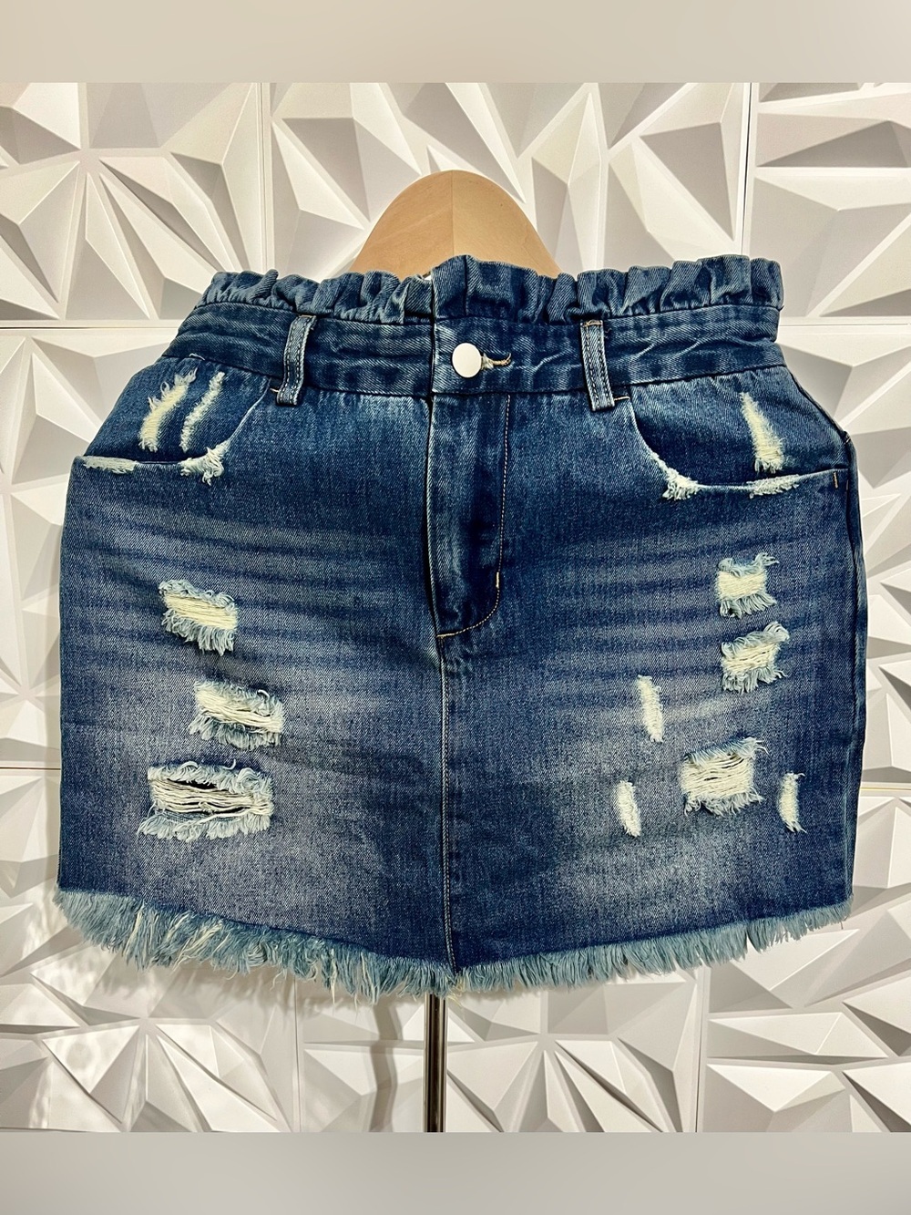 NWT Hayden Los Angeles Women's Distressed Paperbag Waist Denim - US Medium